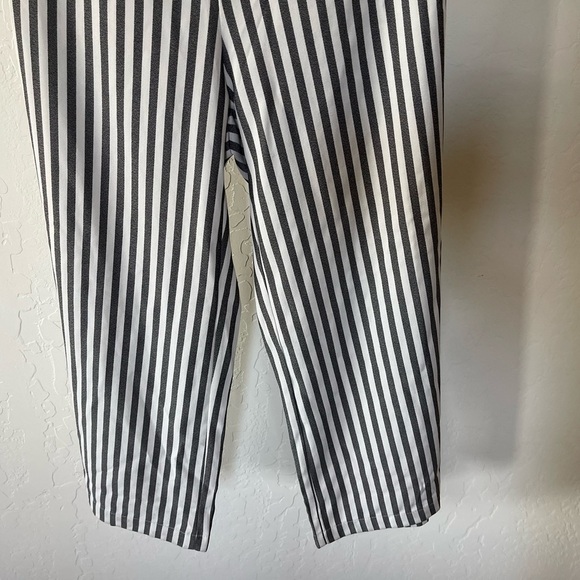 Privy| Nautical Pinstriped Strapless Jumpsuit in Cropped Wide Leg•••Size Large - Picture 4 of 15